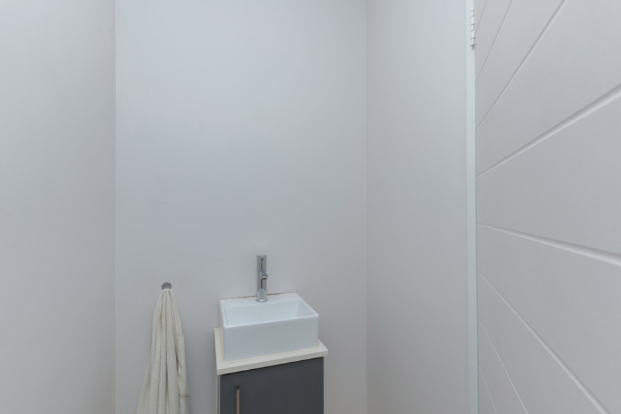 1 Bedroom Property for Sale in Edgemead Western Cape
